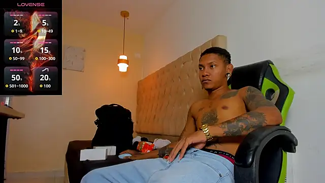 Snapshot of blackdirty420 chatting on 10/21/25, 07:36 blackdirty420 online show from 10/21/25, 07:36