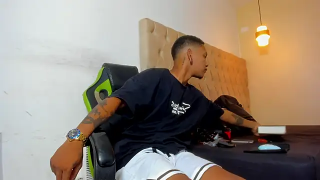 Snapshot of blackdirty420 chatting on 10/24/25, 07:10 blackdirty420 online show from 10/24/25, 07:10