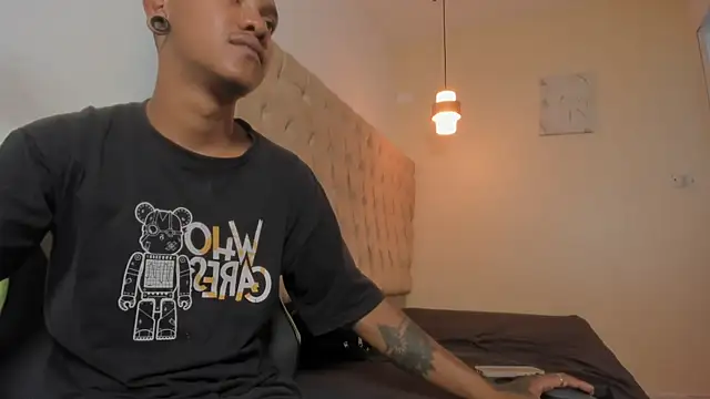 Snapshot of blackdirty420 chatting on 11/04/25, 07:35 blackdirty420 online show from 11/04/25, 07:35