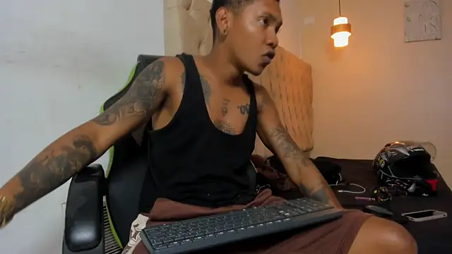 Snapshot of blackdirty420 chatting on 11/16/25, 07:41 blackdirty420 online show from 11/16/25, 07:41