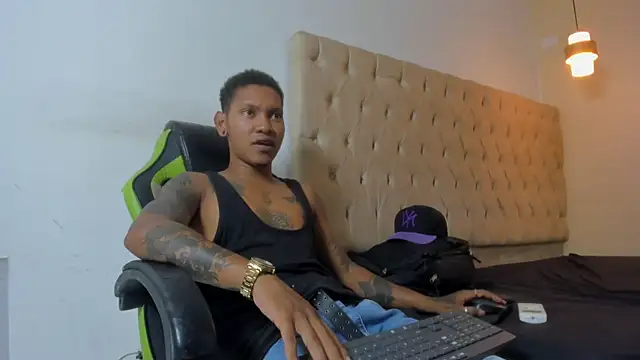 Snapshot of blackdirty420 chatting on 11/17/25, 03:29 blackdirty420 online show from 11/17/25, 03:29