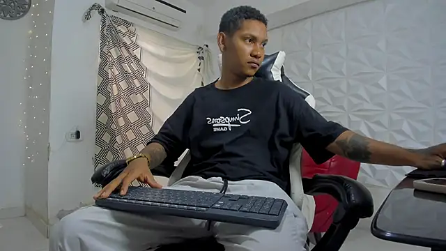 Snapshot of blackdirty420 chatting on 11/20/25, 03:23 blackdirty420 online show from 11/20/25, 03:23