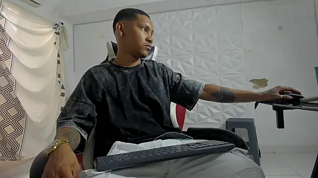 Snapshot of blackdirty420 chatting on 11/22/25, 07:46 blackdirty420 online show from 11/22/25, 07:46