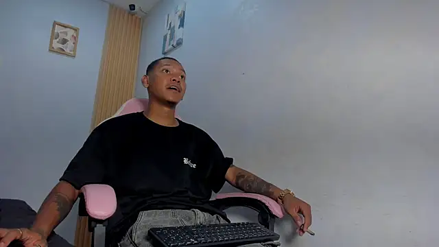 Snapshot of blackdirty420 chatting on 11/24/25, 08:08 blackdirty420 online show from 11/24/25, 08:08