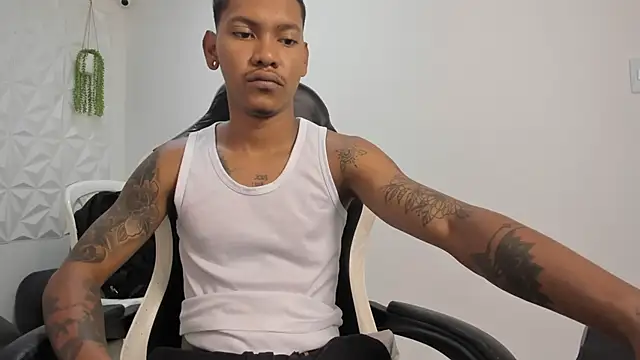 Snapshot of blackdirty420 chatting on 11/30/25, 04:55 blackdirty420 online show from 11/30/25, 04:55