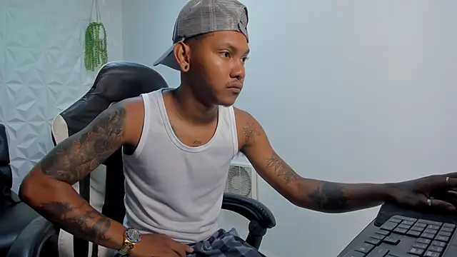 Snapshot of blackdirty420 chatting on 12/01/25, 04:34 blackdirty420 online show from 12/01/25, 04:34