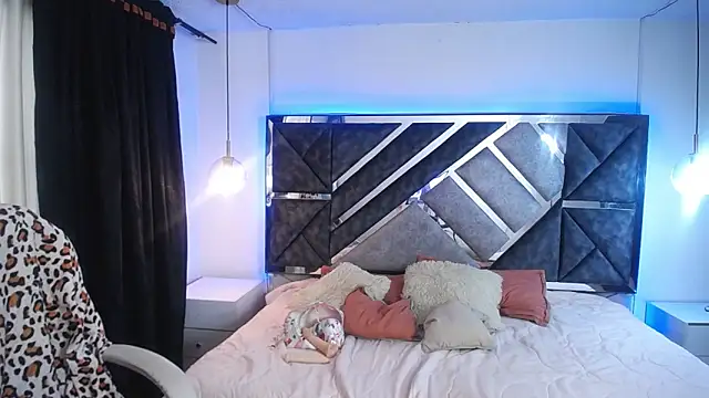 lizha milf online show from 03/13/25, 10:54