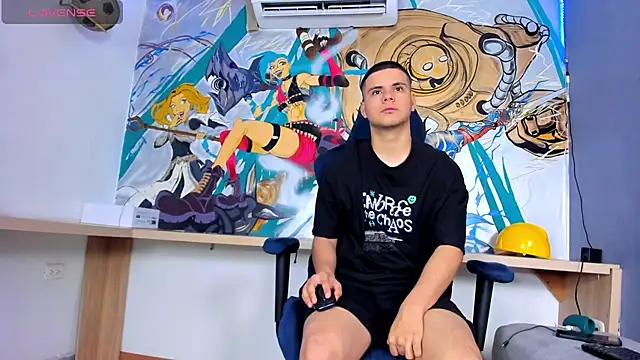 Snapshot of Sebastian_Phoenix chatting on 03/13/25, 12:02 Sebastian Phoenix online show from 03/13/25, 12:02