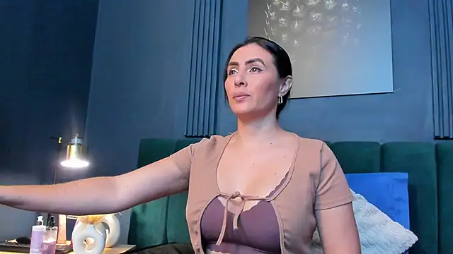 Snapshot of scarlet_edwars chatting on 02/05/26, 06:45 scarlet edwars online show from 02/05/26, 06:45