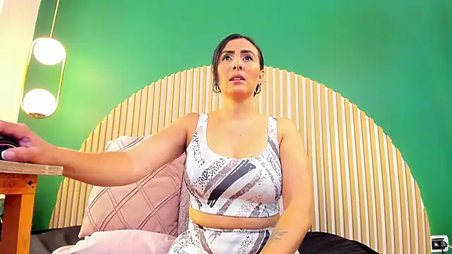 Snapshot of scarlet_edwars chatting on 02/12/26, 06:25 scarlet edwars online show from 02/12/26, 06:25