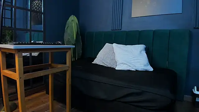 Snapshot of scarlet_edwars chatting on 04/04/26, 07:00 scarlet edwars online show from 04/04/26, 07:00