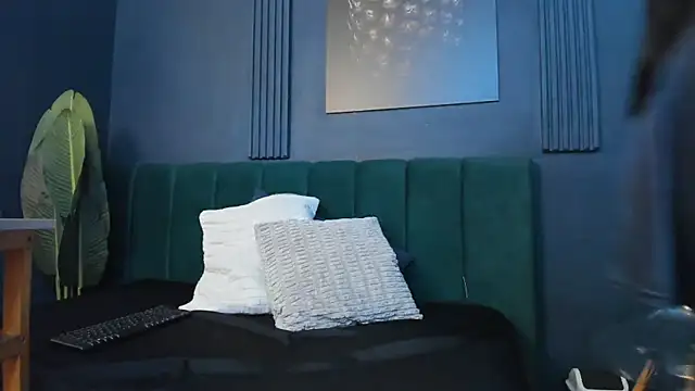 Snapshot of scarlet_edwars chatting on 04/05/26, 12:13 scarlet edwars online show from 04/05/26, 12:13