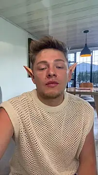 Angel Montiell online show from 10/31/25, 10:11