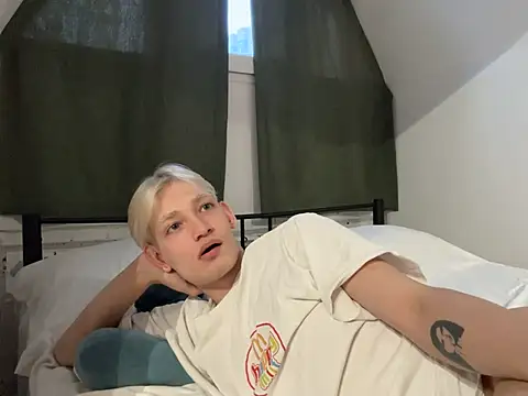 Julian wins online show from 02/12/25, 10:46