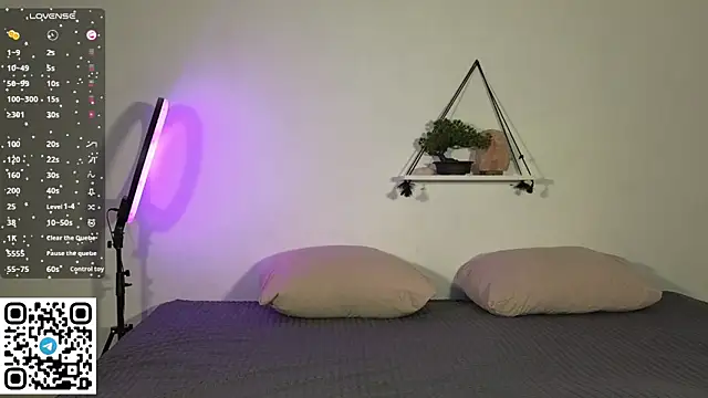 Snapshot of Julian_wins chatting on 02/14/26, 12:51 Julian wins online show from 02/14/26, 12:51