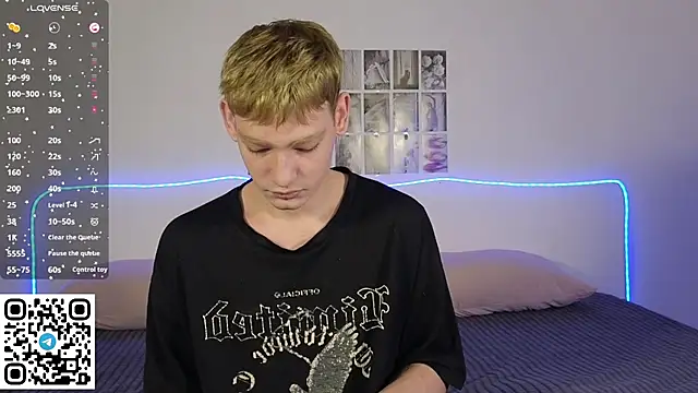 Snapshot of Julian_wins chatting on 02/19/26, 01:01 Julian wins online show from 02/19/26, 01:01