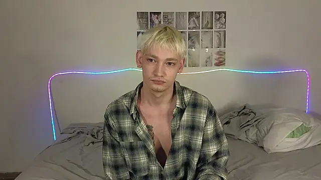 Snapshot of Julian_wins chatting on 03/21/26, 01:48 Julian wins online show from 03/21/26, 01:48