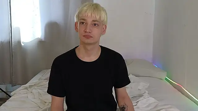 Snapshot of Julian_wins chatting on 03/31/26, 03:19 Julian wins online show from 03/31/26, 03:19