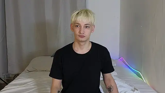 Snapshot of Julian_wins chatting on 03/31/26, 11:49 Julian wins online show from 03/31/26, 11:49