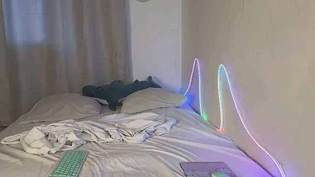 Snapshot of Julian_wins chatting on 04/03/26, 01:03 Julian wins online show from 04/03/26, 01:03