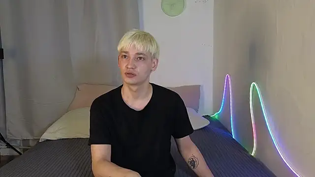 Snapshot of Julian_wins chatting on 04/04/26, 11:57 Julian wins online show from 04/04/26, 11:57