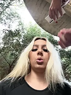 hotamanda01 online show from 11/29/25, 12:41