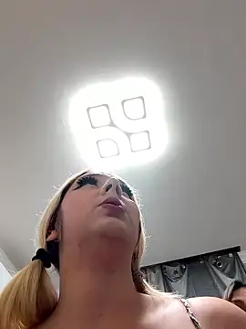 hotamanda01 online show from 01/05/26, 07:28