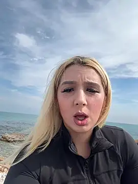 hotamanda01 online show from 02/27/26, 12:16