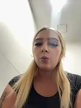 Snapshot of hotamanda01 chatting on 03/12/26, 08:37 hotamanda01 online show from 03/12/26, 08:37