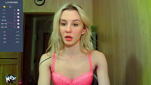 Snapshot of Caramel_piegirl chatting on 02/14/25, 07:02 Caramel piegirl online show from 02/14/25, 07:02