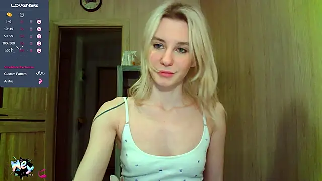 Snapshot of Caramel_piegirl chatting on 03/13/25, 07:39 Caramel piegirl online show from 03/13/25, 07:39