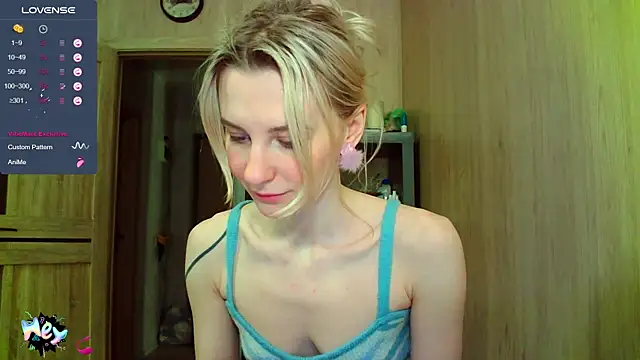 Snapshot of Caramel_piegirl chatting on 03/15/25, 06:21 Caramel piegirl online show from 03/15/25, 06:21