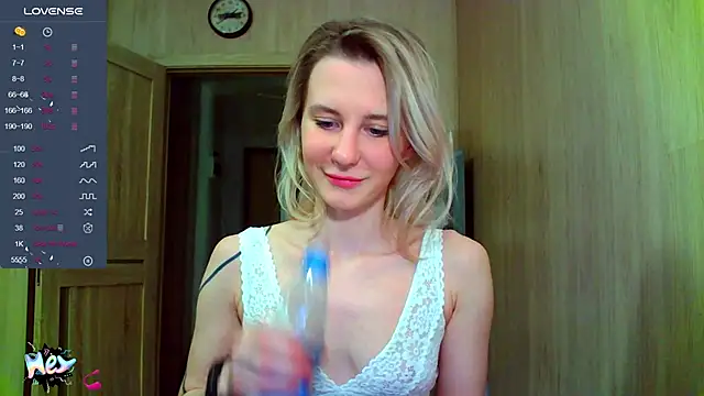 Snapshot of Caramel_piegirl chatting on 09/11/25, 07:47 Caramel piegirl online show from 09/11/25, 07:47