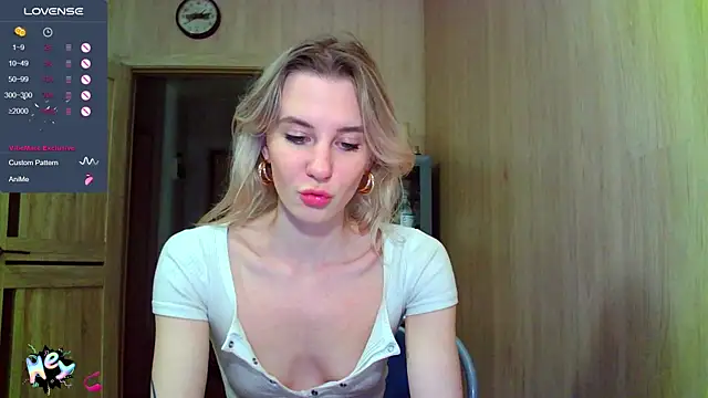 Snapshot of Caramel_piegirl chatting on 10/06/25, 08:39 Caramel piegirl online show from 10/06/25, 08:39