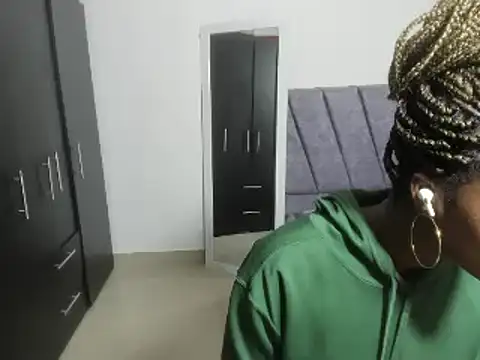 enyelsalas2 online show from 10/02/25, 12:17