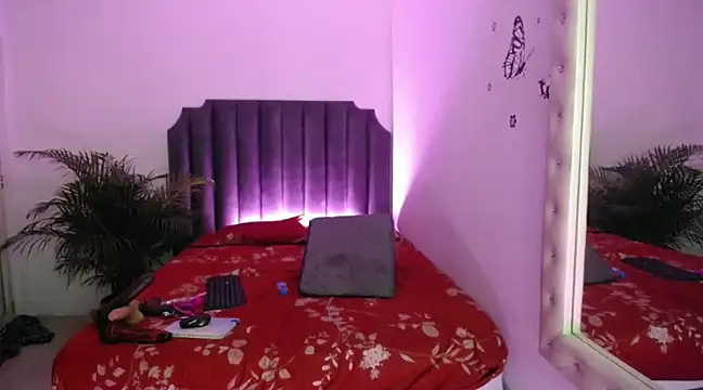 Snapshot of moree_Queen chatting on 02/09/25, 02:06 moree Queen online show from 02/09/25, 02:06