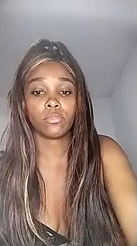 Snapshot of moree_Queen chatting on 02/15/25, 02:11 moree Queen online show from 02/15/25, 02:11