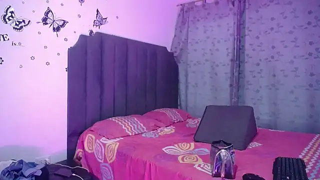 Snapshot of moree_Queen chatting on 03/14/25, 12:29 moree Queen online show from 03/14/25, 12:29