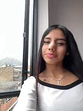 Laura-Khalifa online show from 02/13/25, 09:06