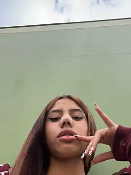 Laura-Khalifa online show from 02/18/25, 08:58