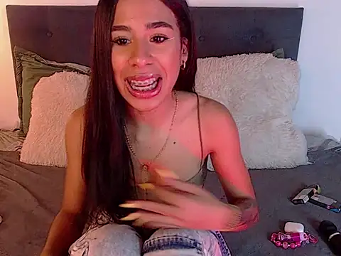 Snapshot of melissa_becraft chatting on 10/19/25, 01:17 melissa becraft online show from 10/19/25, 01:17