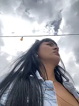 Snapshot of Dulce__Boyd chatting on 02/17/25, 02:15 Dulce  Boyd online show from 02/17/25, 02:15