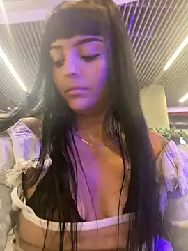 Snapshot of Dulce__Boyd chatting on 02/17/25, 05:32 Dulce  Boyd online show from 02/17/25, 05:32