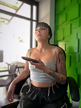 Snapshot of Dulce__Boyd chatting on 10/23/25, 01:10 Dulce  Boyd online show from 10/23/25, 01:10