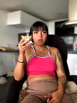 Snapshot of Dulce__Boyd chatting on 10/28/25, 01:58 Dulce  Boyd online show from 10/28/25, 01:58