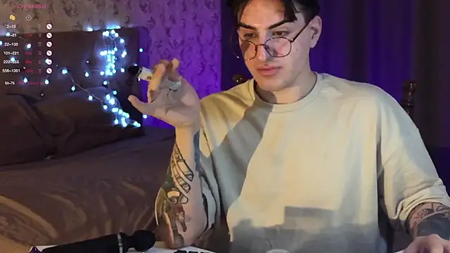 Snapshot of dark-willoww chatting on 02/08/25, 04:04 dark-willoww online show from 02/08/25, 04:04