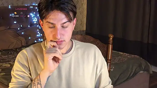 Snapshot of dark-willoww chatting on 02/14/25, 05:57 dark-willoww online show from 02/14/25, 05:57