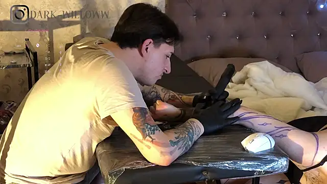 Snapshot of dark-willoww chatting on 02/18/25, 02:27 dark-willoww online show from 02/18/25, 02:27