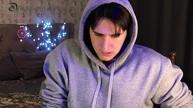 Snapshot of dark-willoww chatting on 02/19/25, 09:03 dark-willoww online show from 02/19/25, 09:03