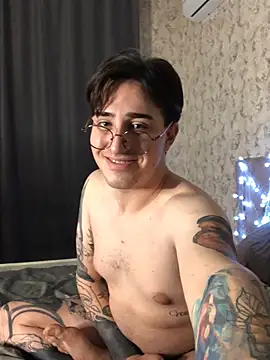 Snapshot of dark-willoww chatting on 02/21/25, 11:10 dark-willoww online show from 02/21/25, 11:10